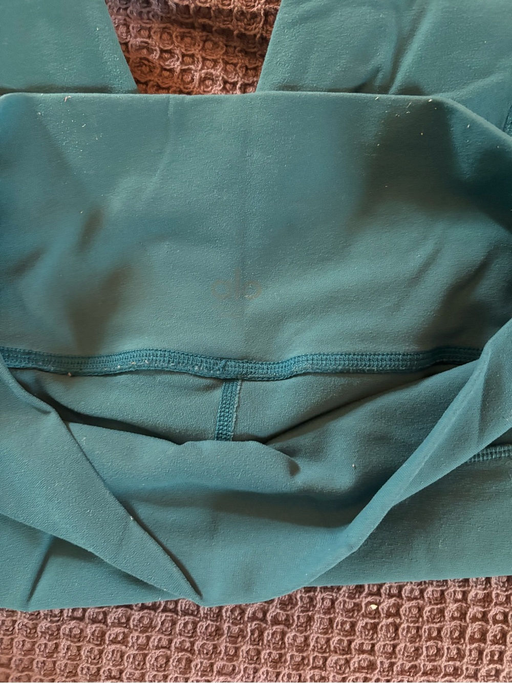Teal Women’s Alo yoga size L Classic Stretch Fit with back seam